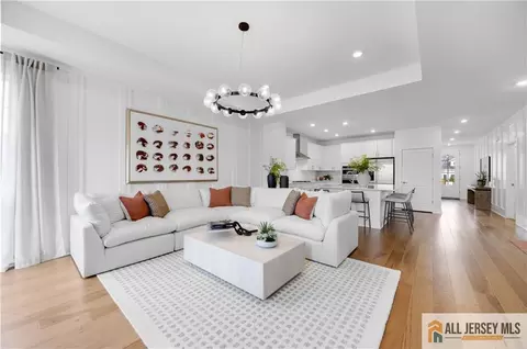 3 Wembley Ct, Monroe, NJ 08831