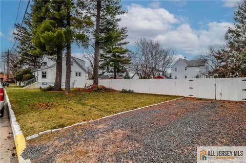 Exterior - 15 Riverview Ave, Edison, NJ 08817 photo 5 of 6