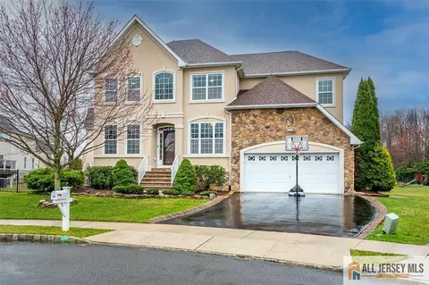 10 Eddington Ln, Monroe, NJ 08831