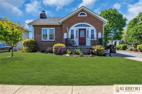 38 Simpson Ave, Edison, NJ 08817