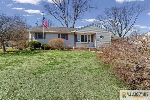 20 Running Brook Rd, Ewing, NJ 08638