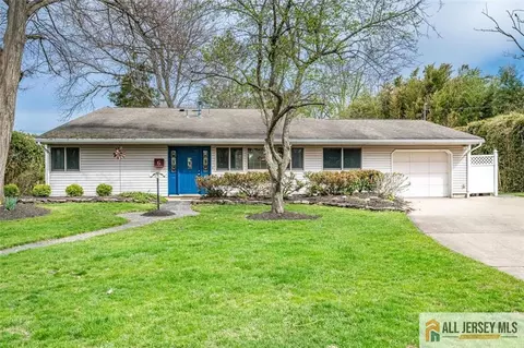 6 Waller Ct, South Brunswick, NJ 08824
