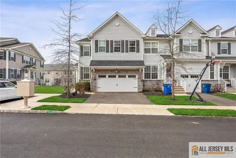 10 Woodrose Ln, Monroe, NJ 08831