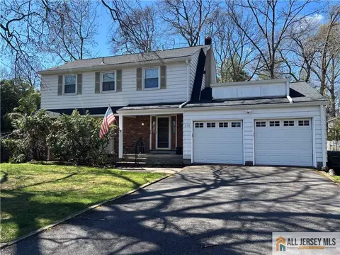 575 Grove Ave, Edison, NJ 08820