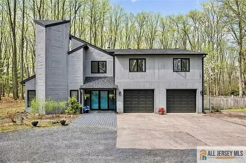 176 Stonehill Rd, Freehold Twp, NJ 07728