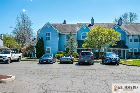 48 Tanglewood Ct, South Brunswick, NJ 08852