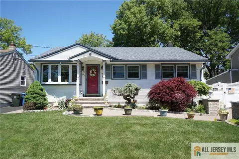 124 Inwood Ave, Colonia, NJ 07067