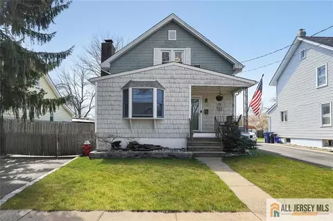 13 Buchman St, Piscataway, NJ 08854