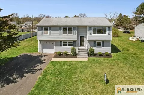 372 W Point Ave, Somerset, NJ 08873