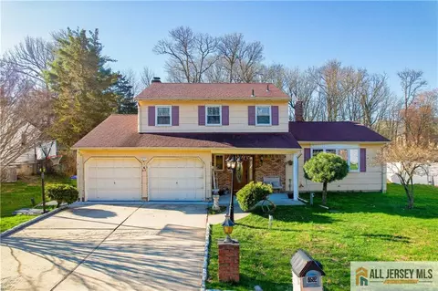 62 Laura Ave, Edison, NJ 08820
