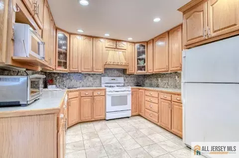 Kitchen - 16 Pendleton Pl, Old Bridge, NJ 08857 photo 2 of 2