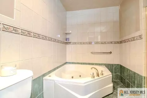 Bath - 16 Pendleton Pl, Old Bridge, NJ 08857 photo 2 of 4