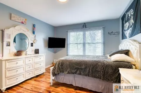 Bedroom - 16 Pendleton Pl, Old Bridge, NJ 08857 photo 5 of 7