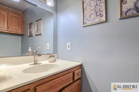 Bath - 16 Pendleton Pl, Old Bridge, NJ 08857 photo 4 of 4