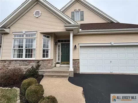 11 Stryker Rd, Somerset, NJ 08873