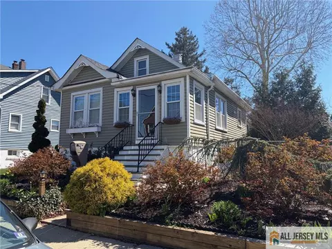 30 Paul St, Fords, NJ 08863