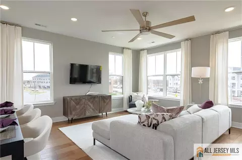 160 Leona Stewart Ln, Pennington, NJ 08534