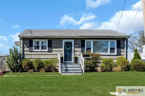 25 Woodview Ave, Fords, NJ 08863