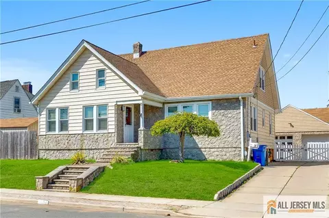 14 Albourne St, South River, NJ 08882