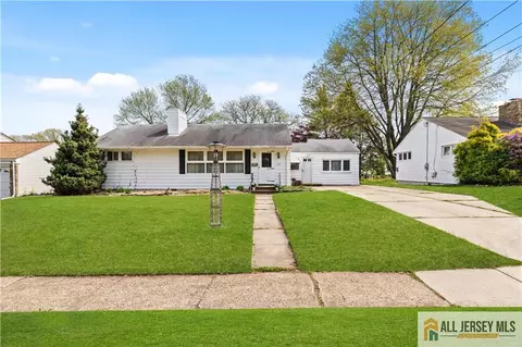 126 Villanova Dr, Lawrence, NJ 08648