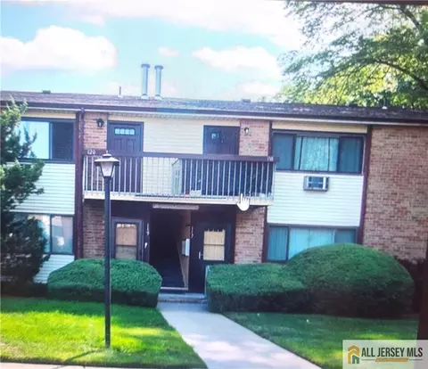 117 Cricket Ln #117, Woodbridge, NJ 07095