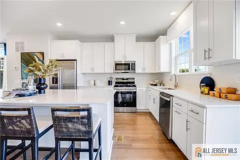 102 Fred Clark Dr, Pennington, NJ 08534