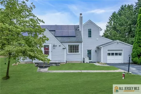 267 Friendship Rd, South Brunswick, NJ 08512