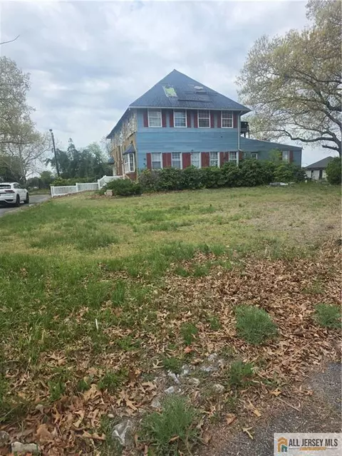 729 Pleasant Mills Rd, Hammonton, NJ 08037