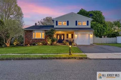 14 London Dr, East Brunswick, NJ 08816