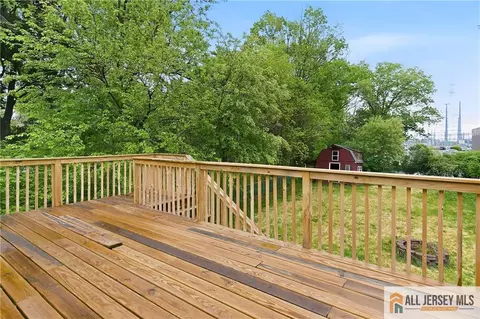 Exterior - 178 Jeff St, Edison, NJ 08837 photo 4 of 6