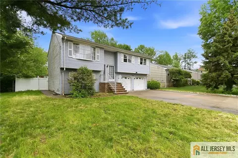 178 Jeff St, Edison, NJ 08837