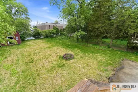 Exterior - 178 Jeff St, Edison, NJ 08837 photo 5 of 6