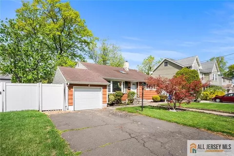 67 Drake Pl, Colonia, NJ 07067