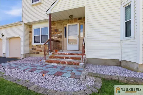 40 La Valencia Rd, Old Bridge, NJ 08857