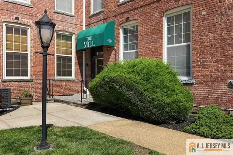 40 Washington Ave #13, Milltown, NJ 08850