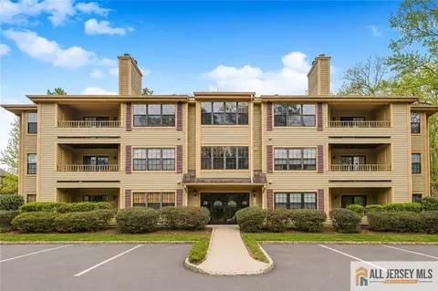 2809 Ridgefield Ct, Helmetta, NJ 08828