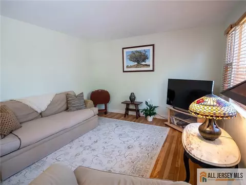 Living - 917 Mountain Ave, Middlesex, NJ 08846 photo 2 of 2