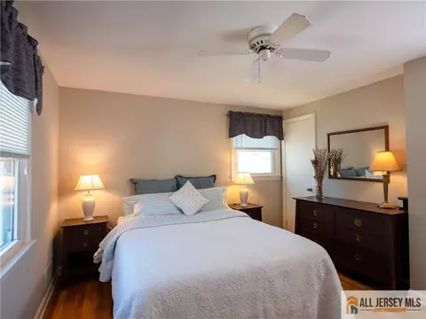 Bedroom - 917 Mountain Ave, Middlesex, NJ 08846 photo 2 of 4