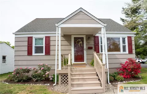 917 Mountain Ave, Middlesex, NJ 08846
