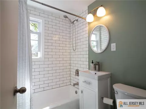 Bath - 917 Mountain Ave, Middlesex, NJ 08846 photo 1 of 2