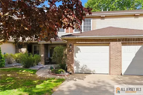 56 Jefferson Dr, Spotswood, NJ 08884