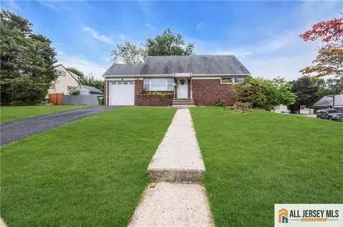 1 Yuro Dr, Edison, NJ 08837