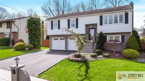 275 Alden Ave, Edison, NJ 08820