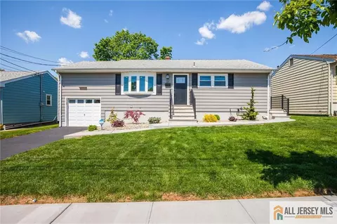 21 Monroe Ave, Carteret, NJ 07008