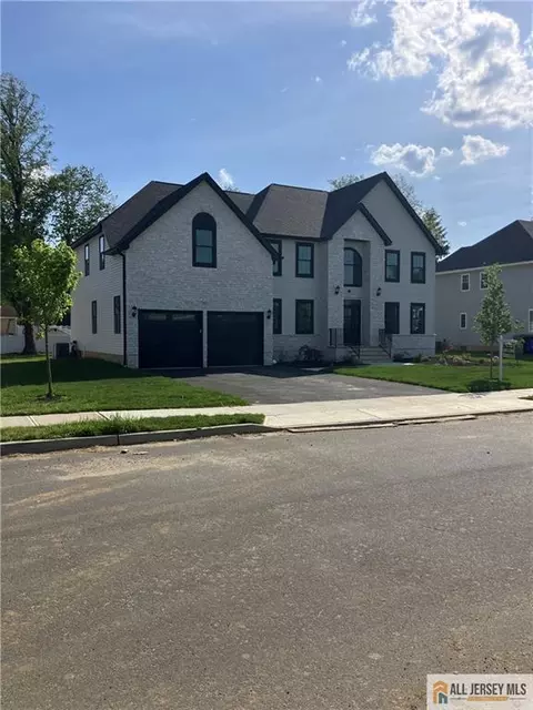 5 Kristina Ct, East Brunswick, NJ 08816