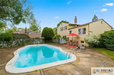 Exterior - 2 Moryan Rd, Edison, NJ 08817 photo 6 of 7