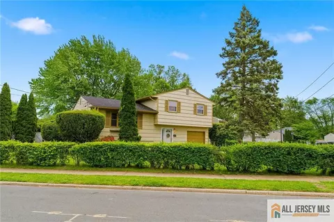 Exterior - 2 Moryan Rd, Edison, NJ 08817 photo 2 of 7