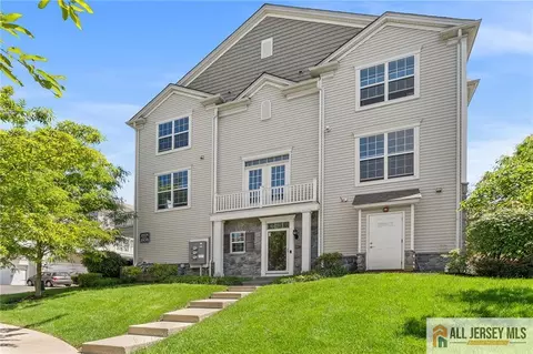 2105 Ethan Ln #2105, Highland Park, NJ 08904