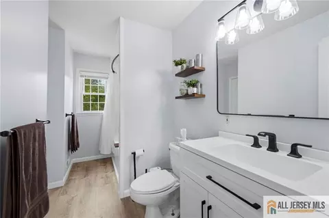 Bath - 56 Ferris Rd, Edison, NJ 08817 photo 2 of 3