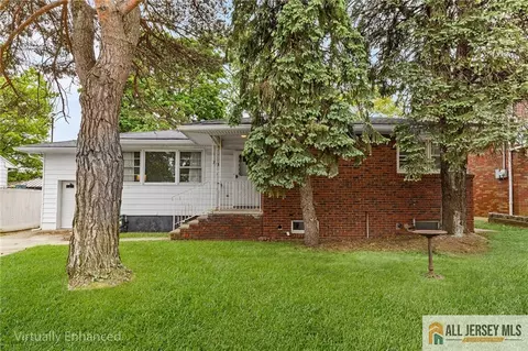 713 Lincoln Dr, Perth Amboy, NJ 08861
